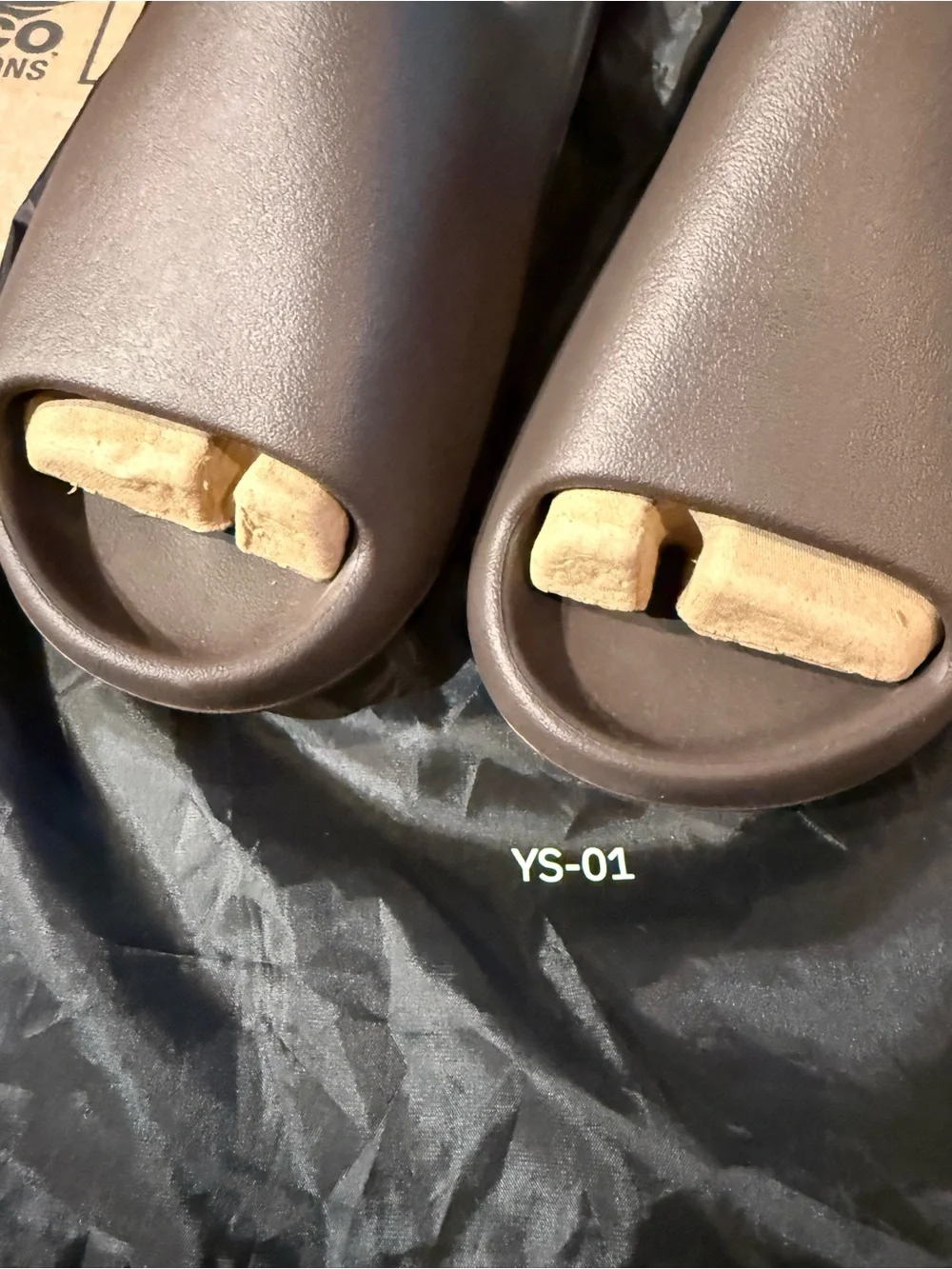 Brand New Unreleased Chocolate Yeezy YS-01 slides size 11M